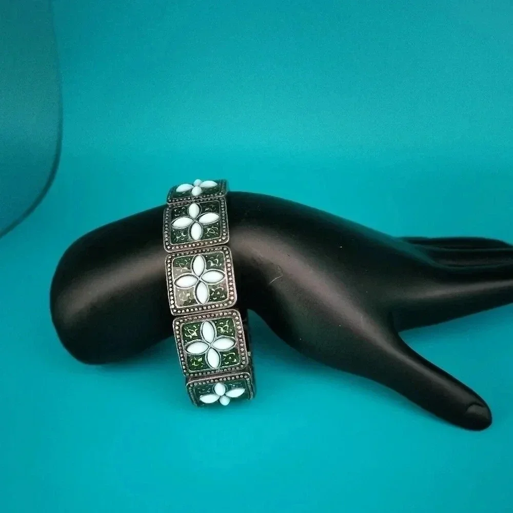 Antique Silver Tone Link Light Blue Flower Cabochon Stretch bangle Bracelet
